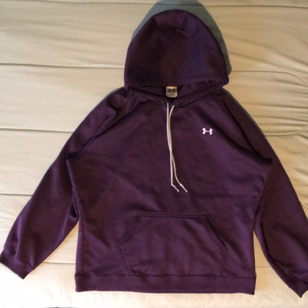 Under Armor sweatshirt